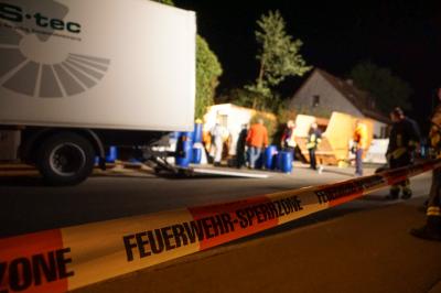 Groessere Menge Chemikalien in einem Wohnhaus und einem Container gefunden - unterandem Quecksilber und TNT - Grosseinsatz der Feuerwehr in Bernstadt